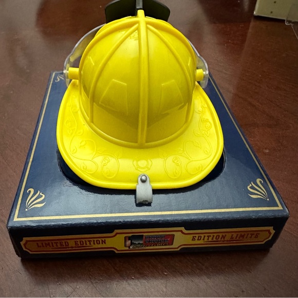 Vintage Code 3 Appx 10cm On Longest Side 60051 - Model Fire Helmet - Yellow - Picture 3 of 5